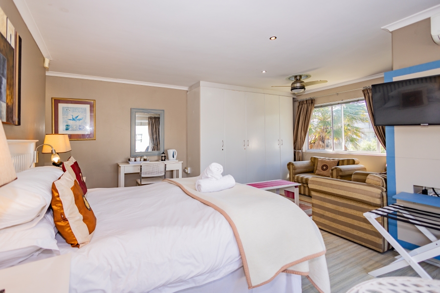 13 Bedroom Property for Sale in Sunset Beach Western Cape